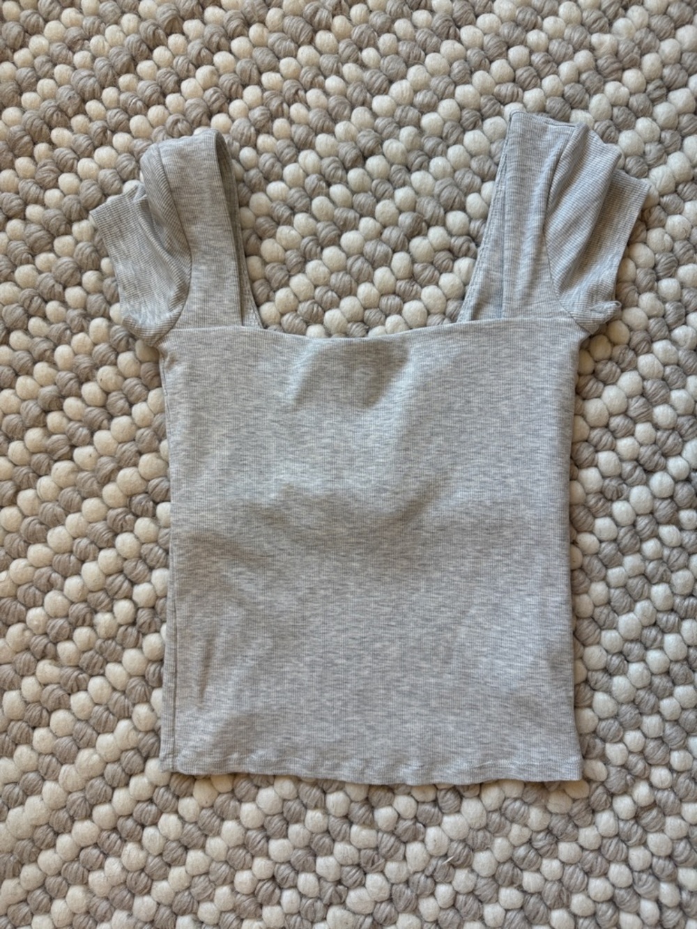 Vuori Square-Neck Ribbed Crop Top in Light Gray